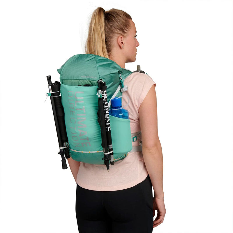 Load image into Gallery viewer, Ultimate Direction Fastpackher 20 Liter Womans Ultralight Pack
